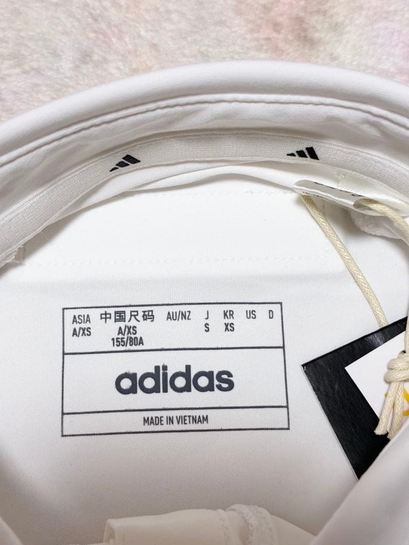 新品✨アディダス ゴルフ　スリーストライプス　ポロシャツ　サイドプリーツスカート