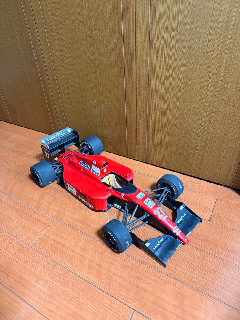 自動車 Rosso 1/8 f643