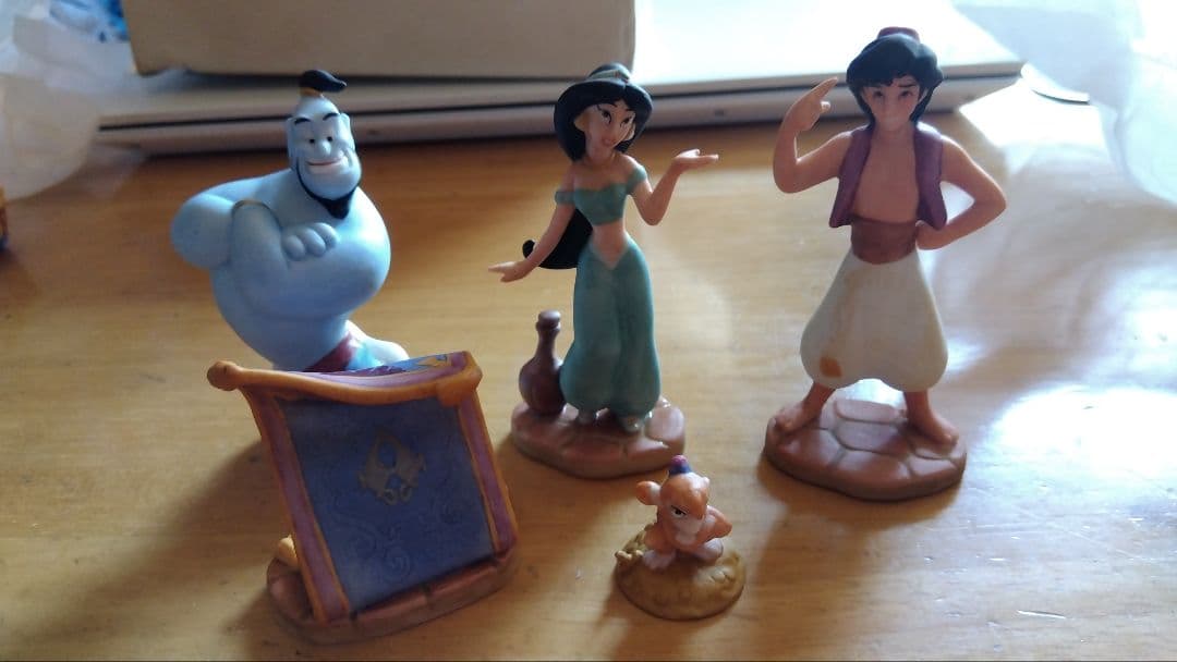 ディズニー 箱庭フィギュア ダンボ（おまけアラジン）