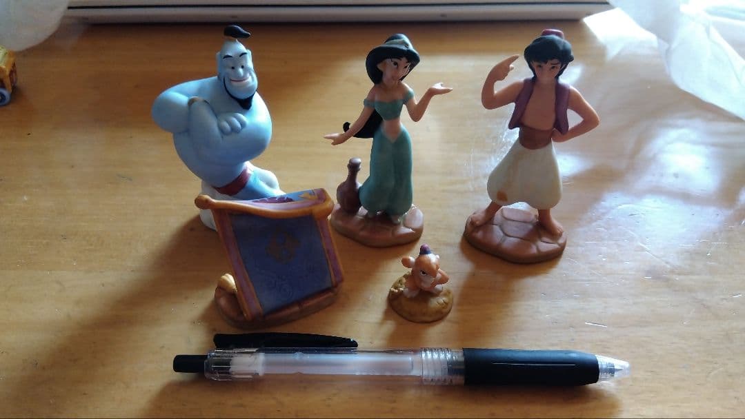 ディズニー 箱庭フィギュア ダンボ（おまけアラジン）