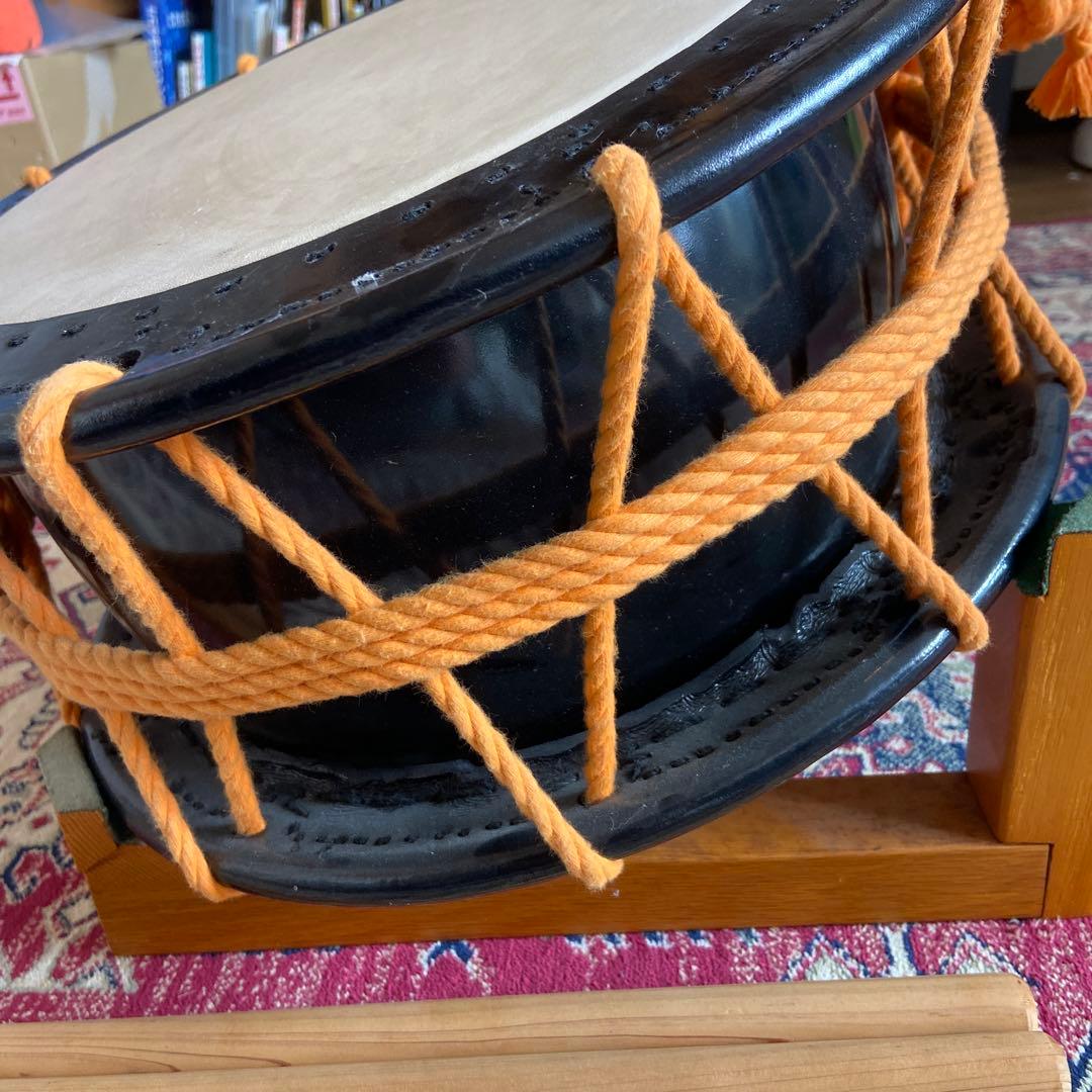締め太鼓　和太鼓 締太鼓　台付き　バチ付　直径約35cm
