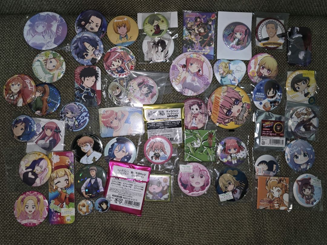 アニメ・ゲーム　バッジ　まとめ450点