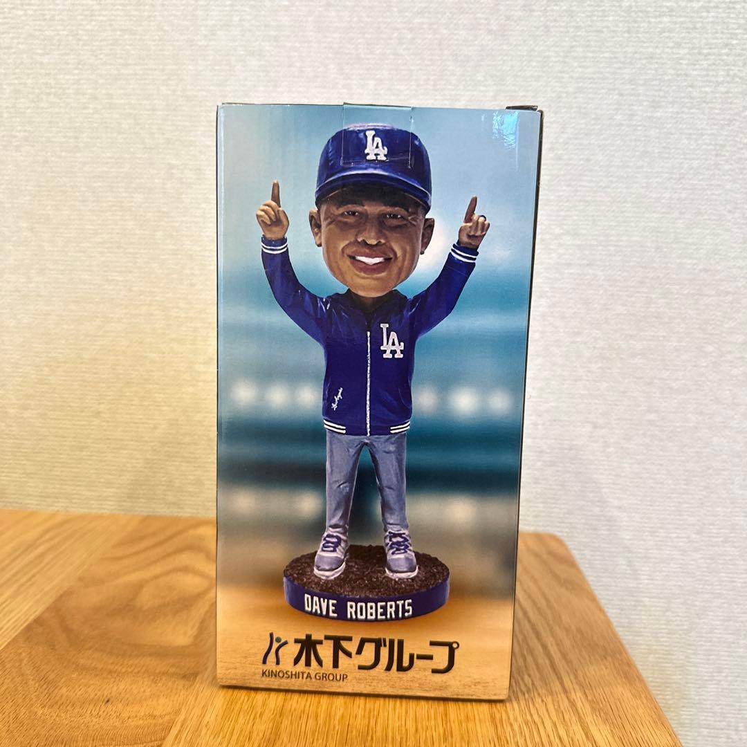 ドジャース デイブ・ロバーツ監督　ボブルヘッド人形(箱にダメージあり)
