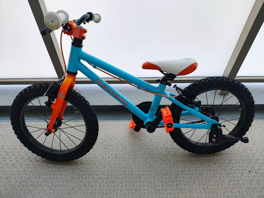 ヨツバサイクル　キッズバイク 16インチ