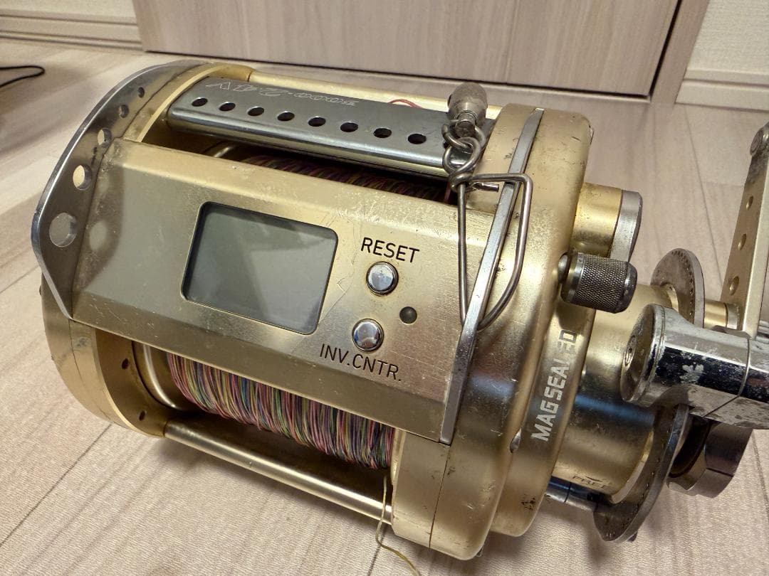 ダイワ　マリンパワー　3000-24V　電動リール
