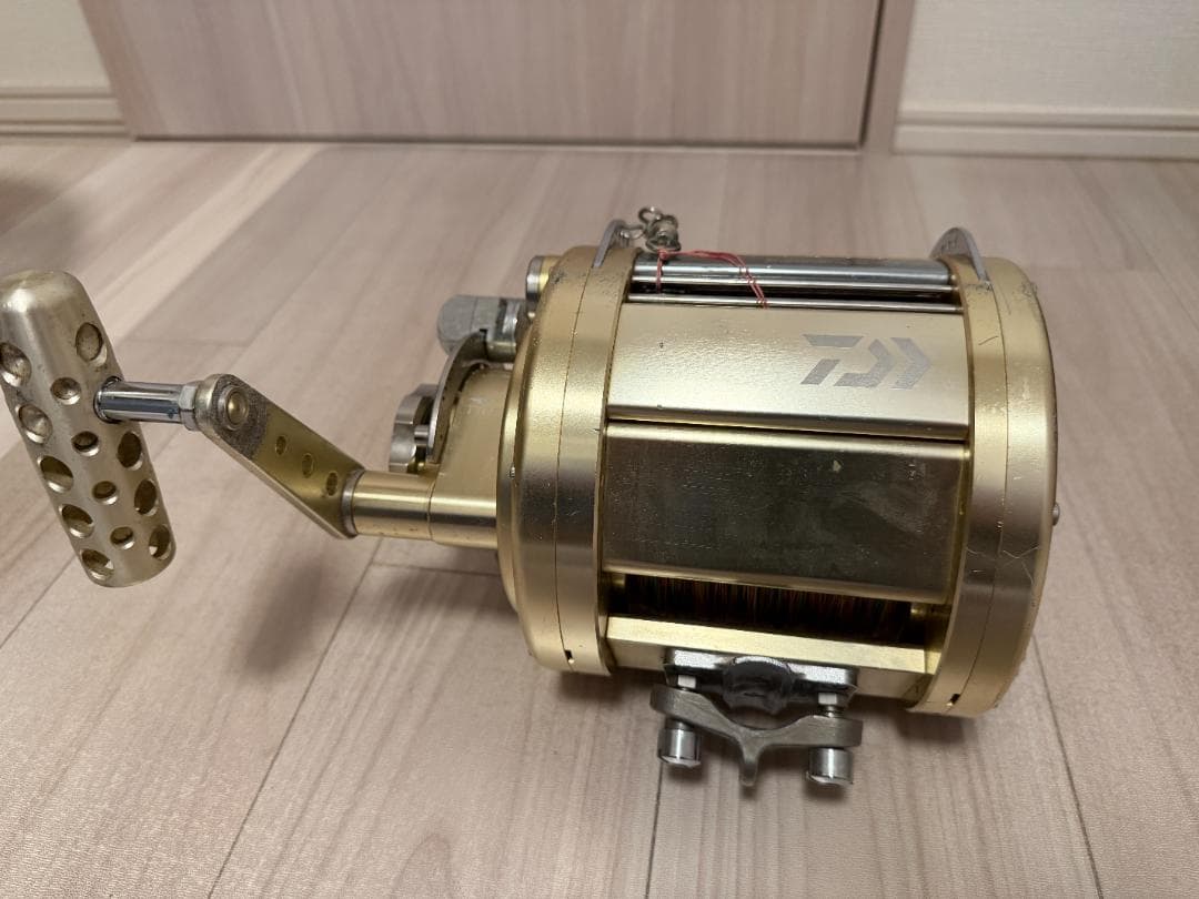 ダイワ　マリンパワー　3000-24V　電動リール