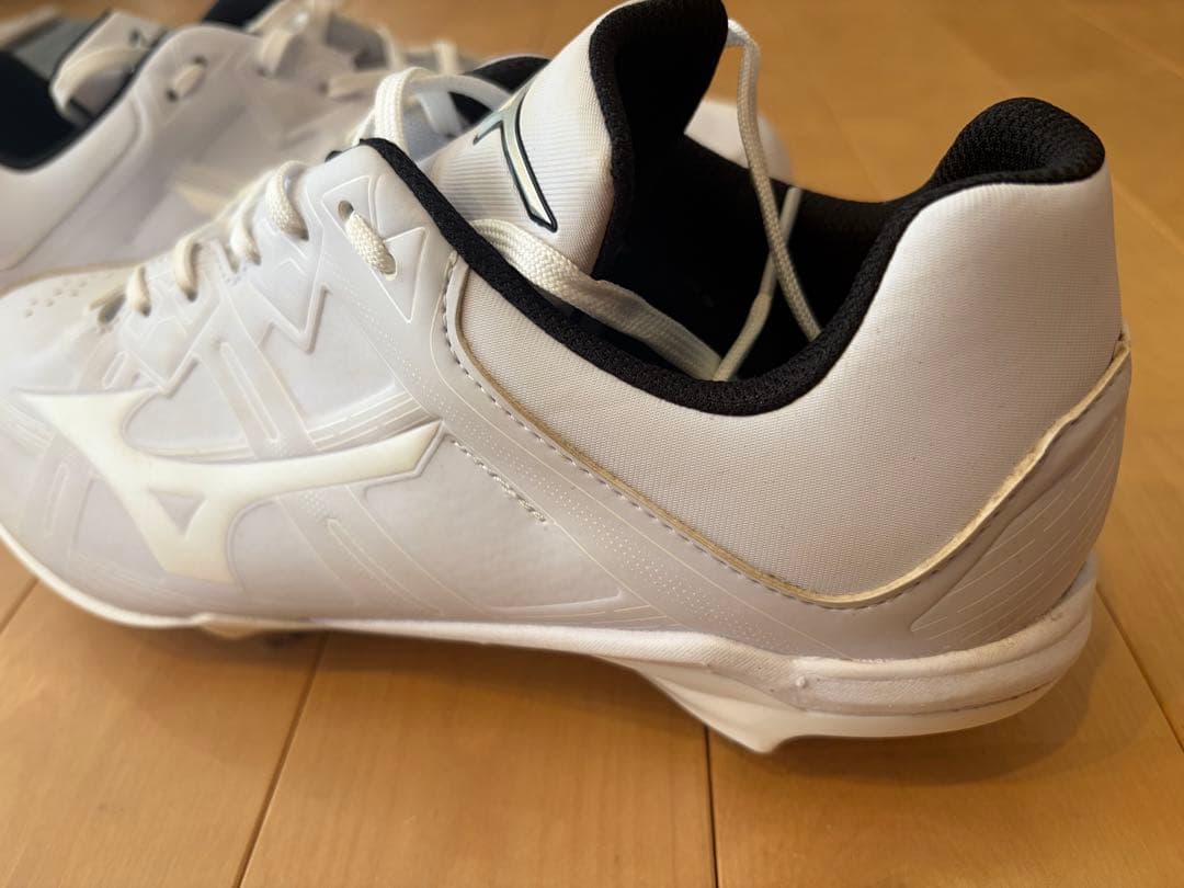 Mizuno ホワイト スパイク　野球