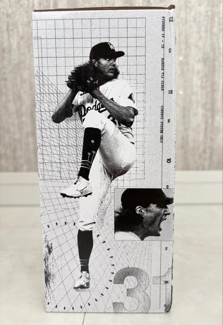 【非売品・新品】ドジャース タイラー・グラスノー ボブルヘッド（球場配布限定）