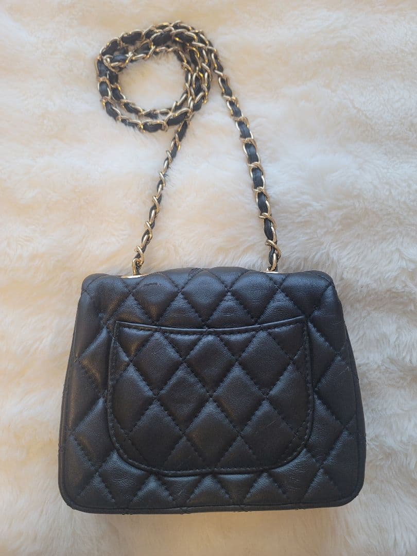 ノベルティ CHANEL 黒 キルティング ショルダーバッグ ミニマトラッセ
