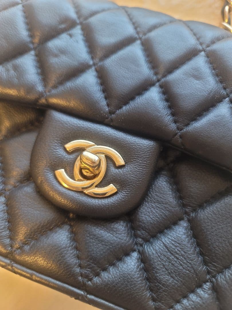ノベルティ CHANEL 黒 キルティング ショルダーバッグ ミニマトラッセ