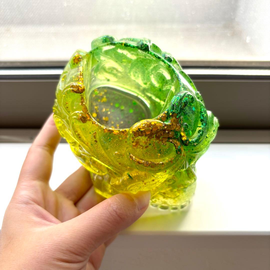 レジン　骸骨の小物入れ　イエローグリーン
