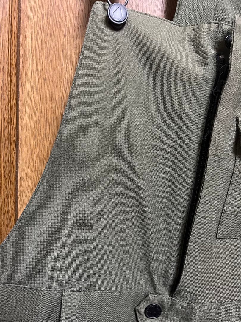 VOLCOM 19-20モデル　ビブパンツ　カーキ