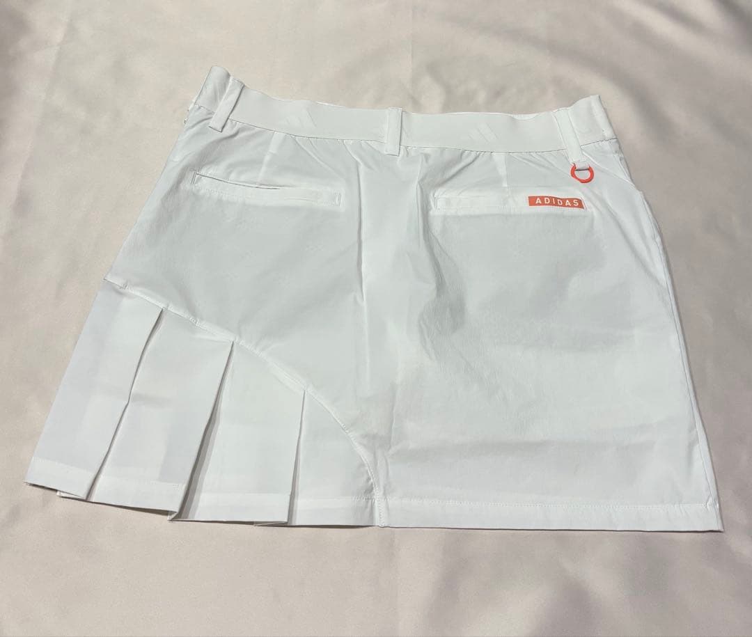 新品adidasゴルフ　薄手ハーフジップシャツ　サイドプリーツスカート　春夏