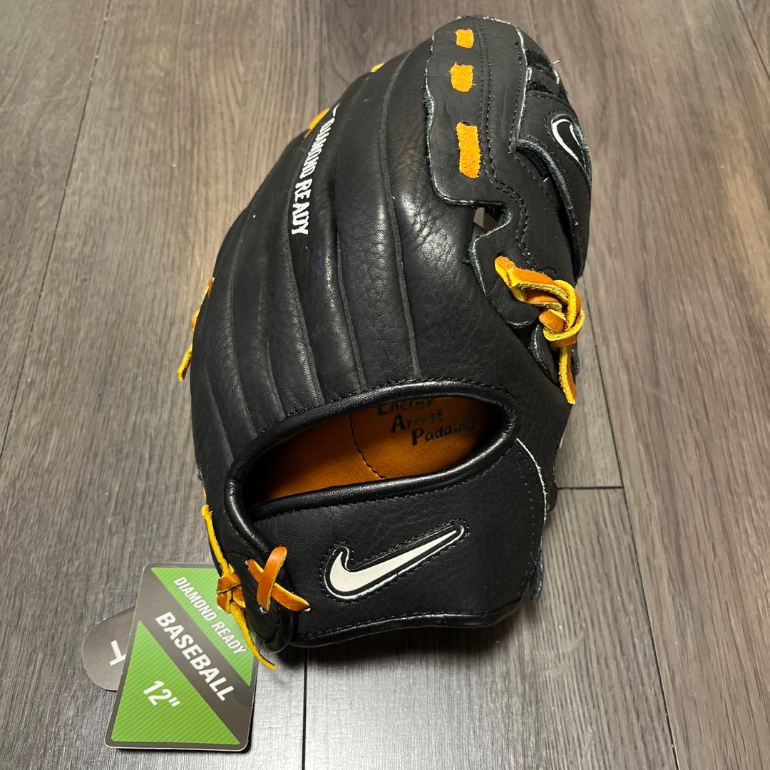 NIKE 投手用グラブ　新品未使用タグ付き