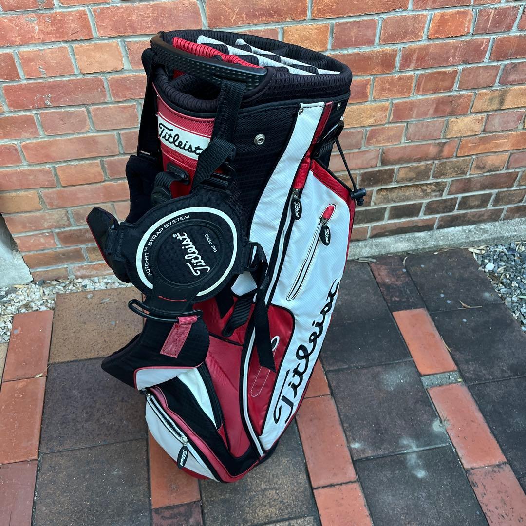 Titleist スタンドバッグ 黒/赤/白 軽量スタンドキャディバック
