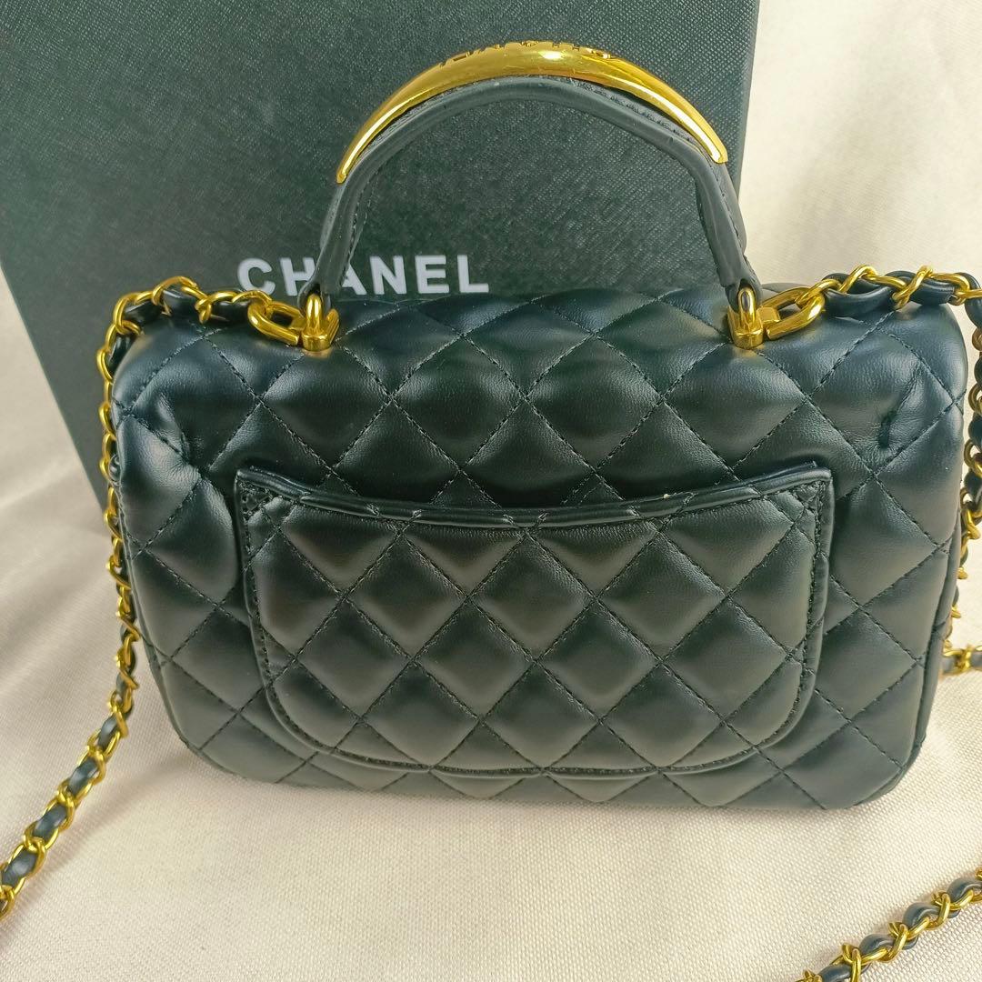 CHANELノベルティハンドル ゴールドロゴプレート キルティング バッグ非売品