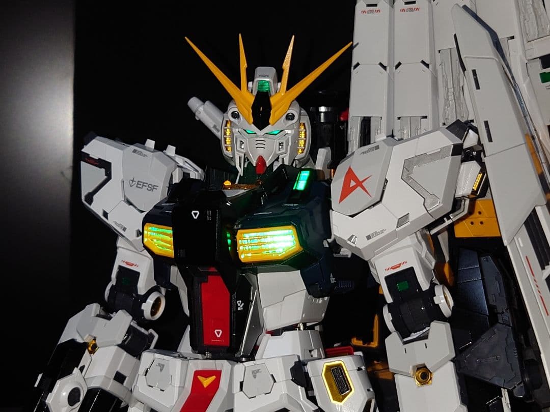 PG UNLEASHED 1/60 νガンダム　完成品
