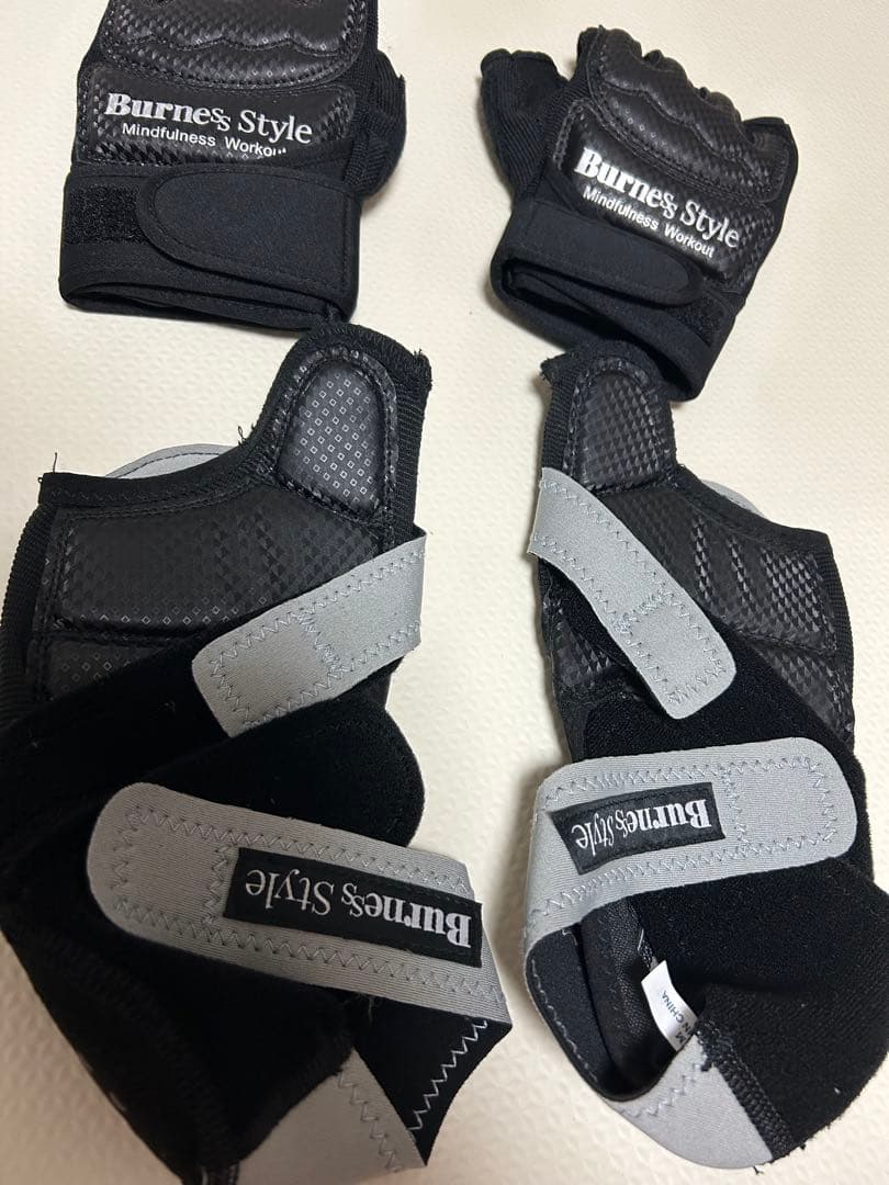 Burnes Style ボクシンググローブ Sサイズ、シューズMサイズブラック