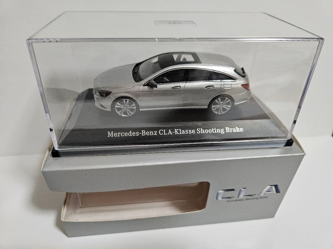メルセデス・ベンツ CLA CLS シューティング ブレーク 1/43 ミニカー