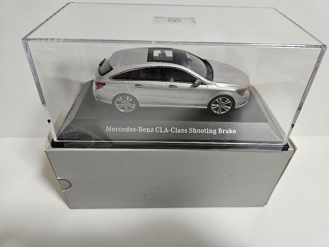 メルセデス・ベンツ CLA CLS シューティング ブレーク 1/43 ミニカー