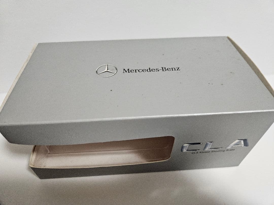 メルセデス・ベンツ CLA CLS シューティング ブレーク 1/43 ミニカー