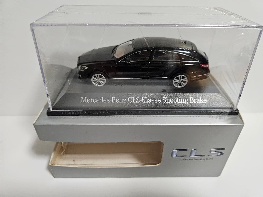 メルセデス・ベンツ CLA CLS シューティング ブレーク 1/43 ミニカー