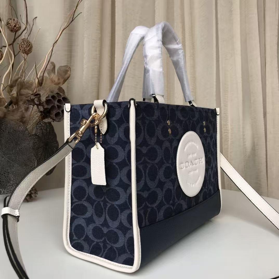 美品 COACH ショルダーバッグ　デンプシー デニム シグネチャー C2826