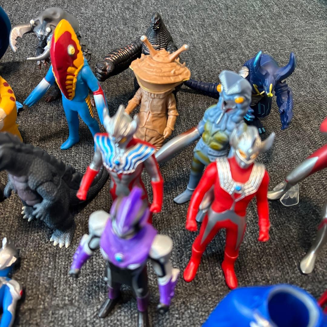 ウルトラマン　怪獣　ソフビセット 22体　収納BOX付き
