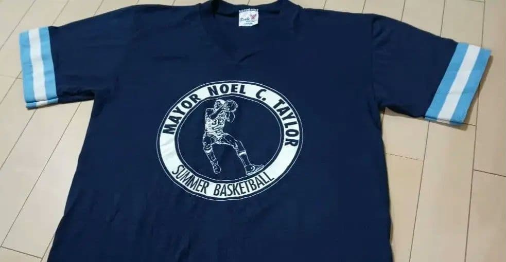 新品近 ビンテージ チャックテイラー バスケットボール ロゴＴシャツ コンバース
