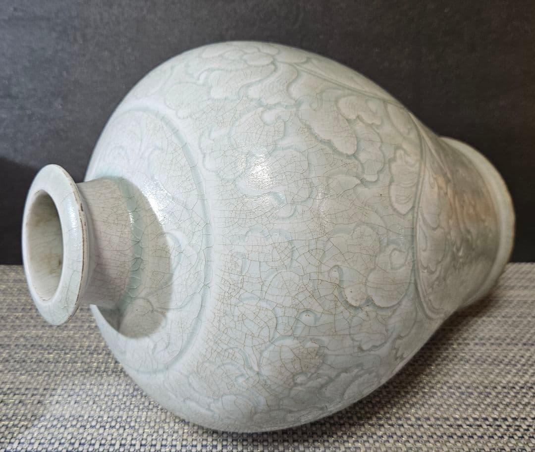 中国古美術　中国古陶磁器　青白磁　影青　彫唐花文様　瓶　罐　大壺　唐物　古渡り