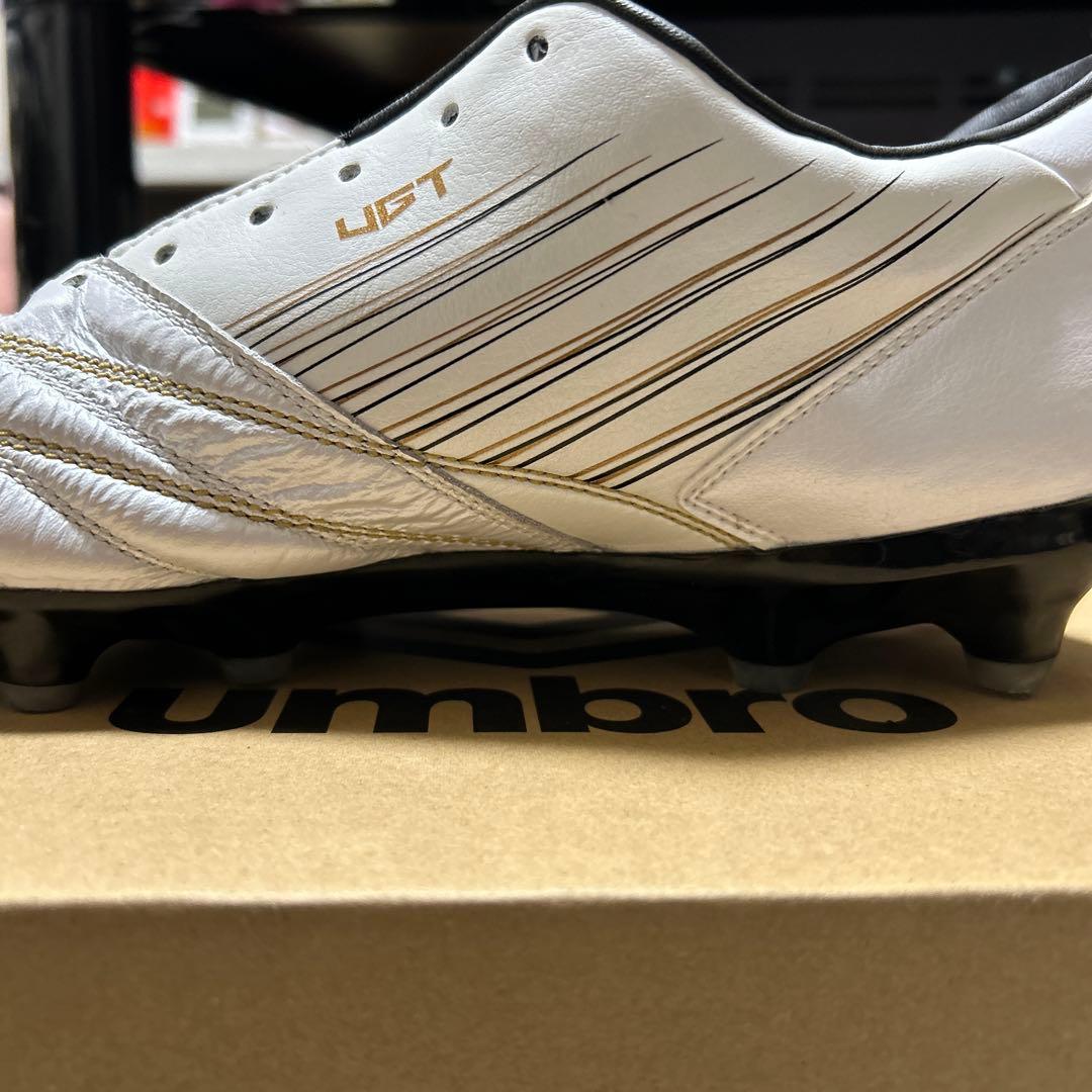Umbro ACE RATOR ホワイト サッカーシューズ