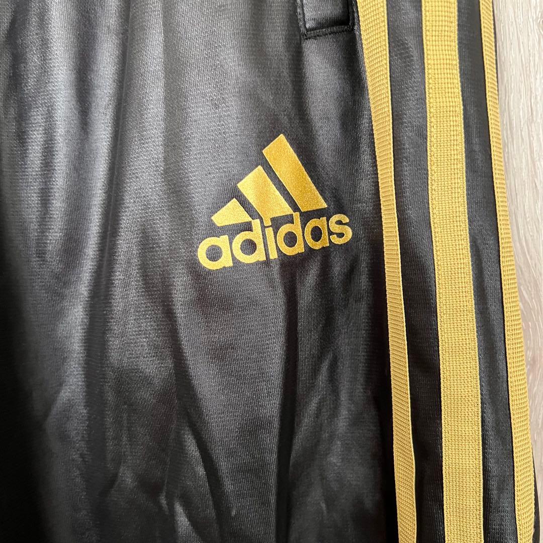 美品 adidasコーティング トラックジャケットSサイズ上下セット 着画あり⭐︎