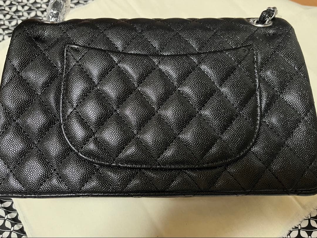 CHANEL 黒キャビアスキン シルバーチェーン ノベルティ