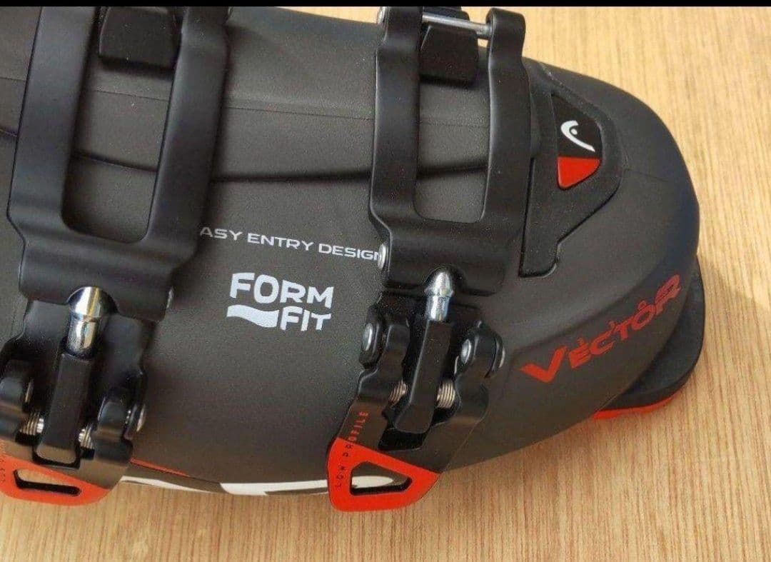 未使用保管品 HEAD ヘッド VECTOR EVO 110
