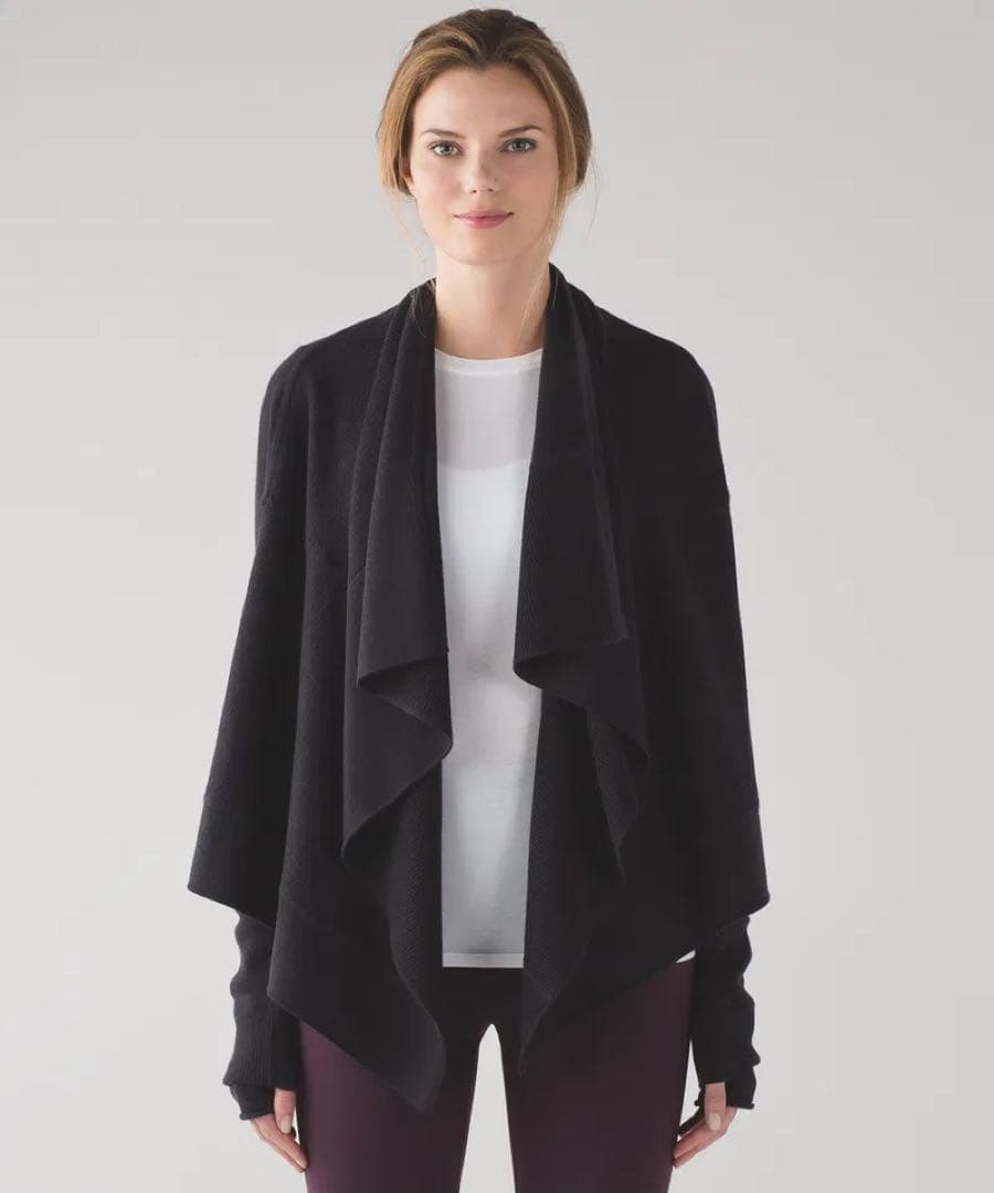Lululemon カーディガン
