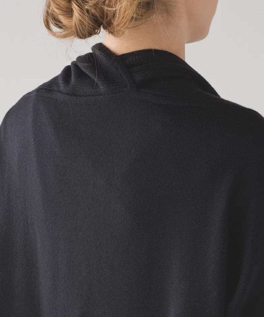Lululemon カーディガン