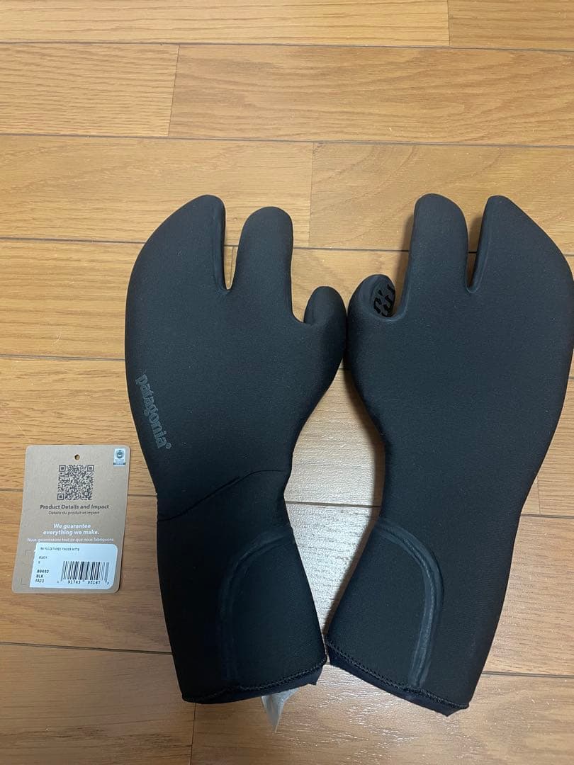 R4 Yulex 三本指ミット S ブラック