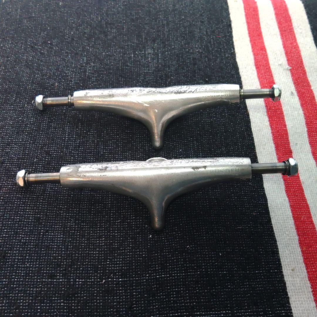 THUNDER サンダー トラック　チタニウムT147