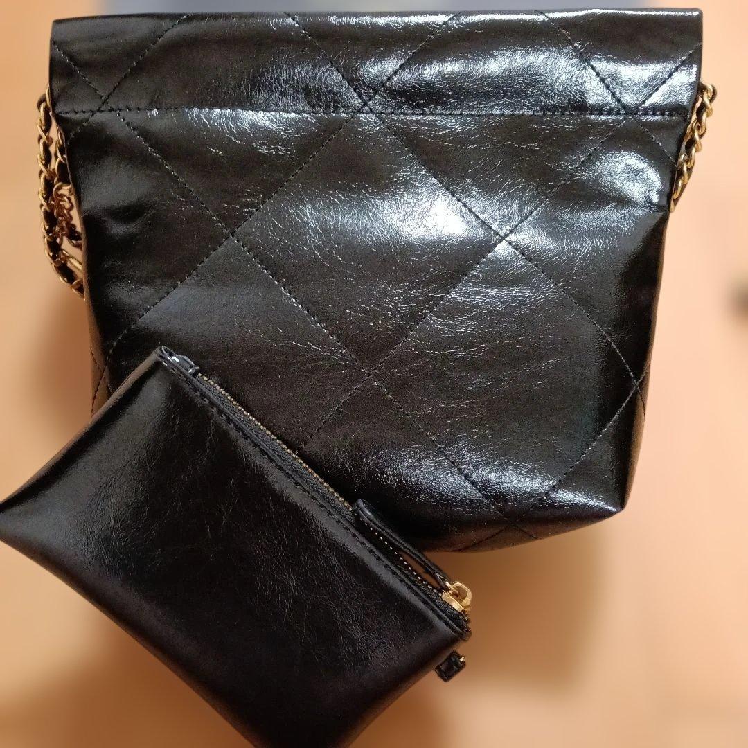 CHANEL ノベルティ　シャネルブラック ショルダーバッグ　ミニポーチ付き