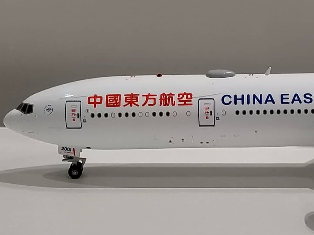 中国東方航空 Boeing 777-300 1/400