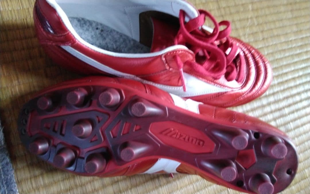モレリア　Mizuno レッド スパイクシューズ