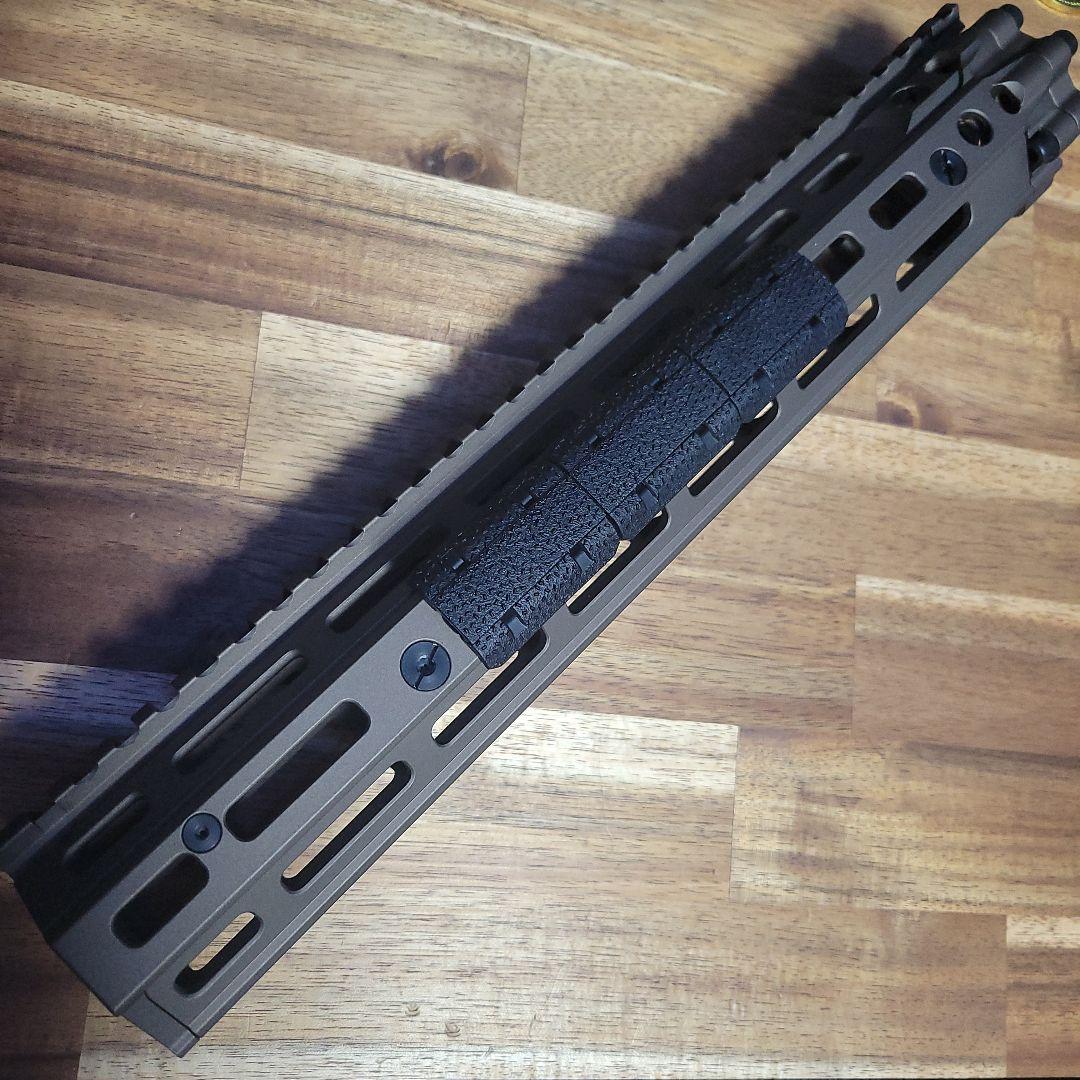 Daniel Defense タイプ ハンドガードMAGPULレールカバーセット