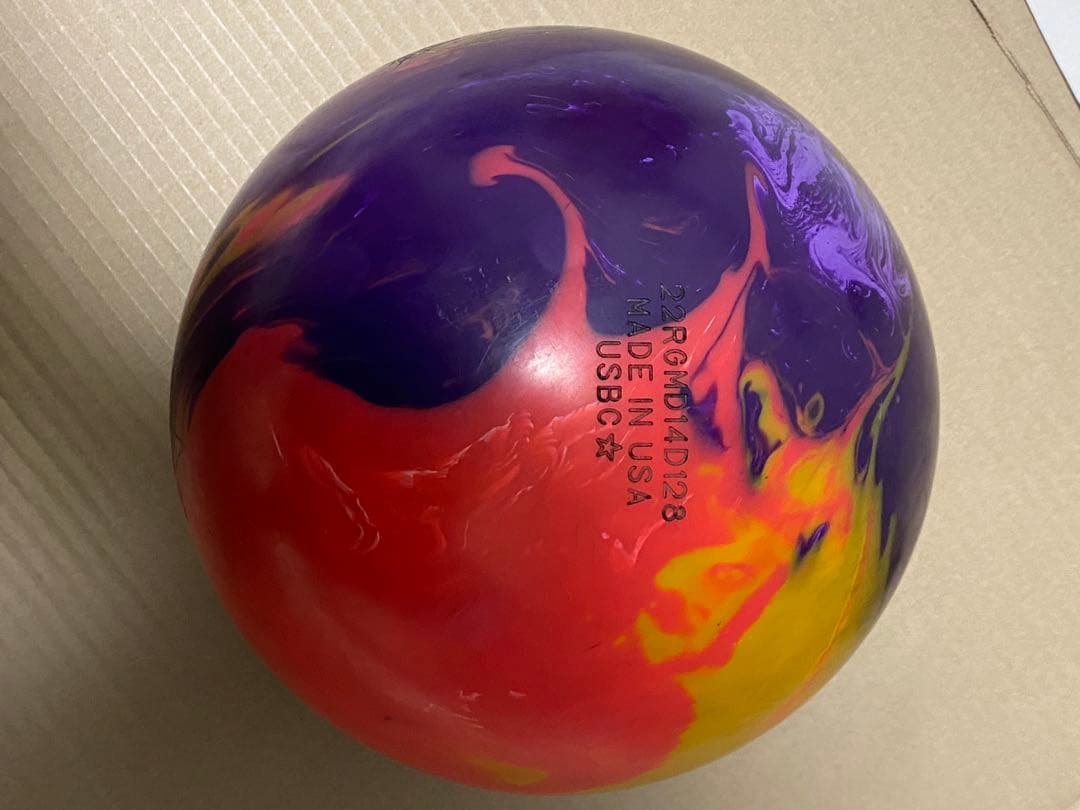 初代GEM ボウリングボール マルチカラー　15ポンド