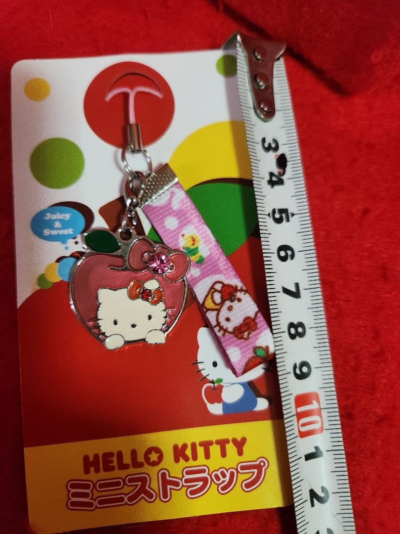 サンリオ　ハローキティ　ミニストラップ　sanrio キティちゃん　リンゴ