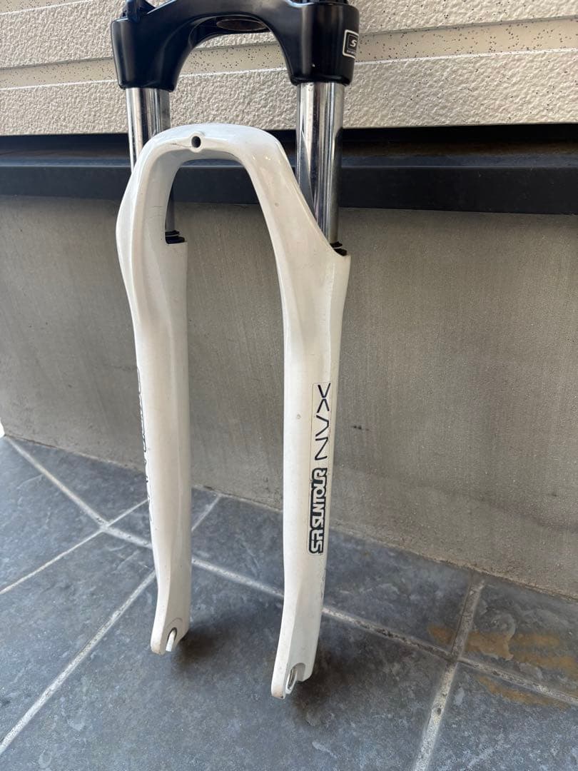サスペンションフォーク　700c 29インチ　suntour NVX
