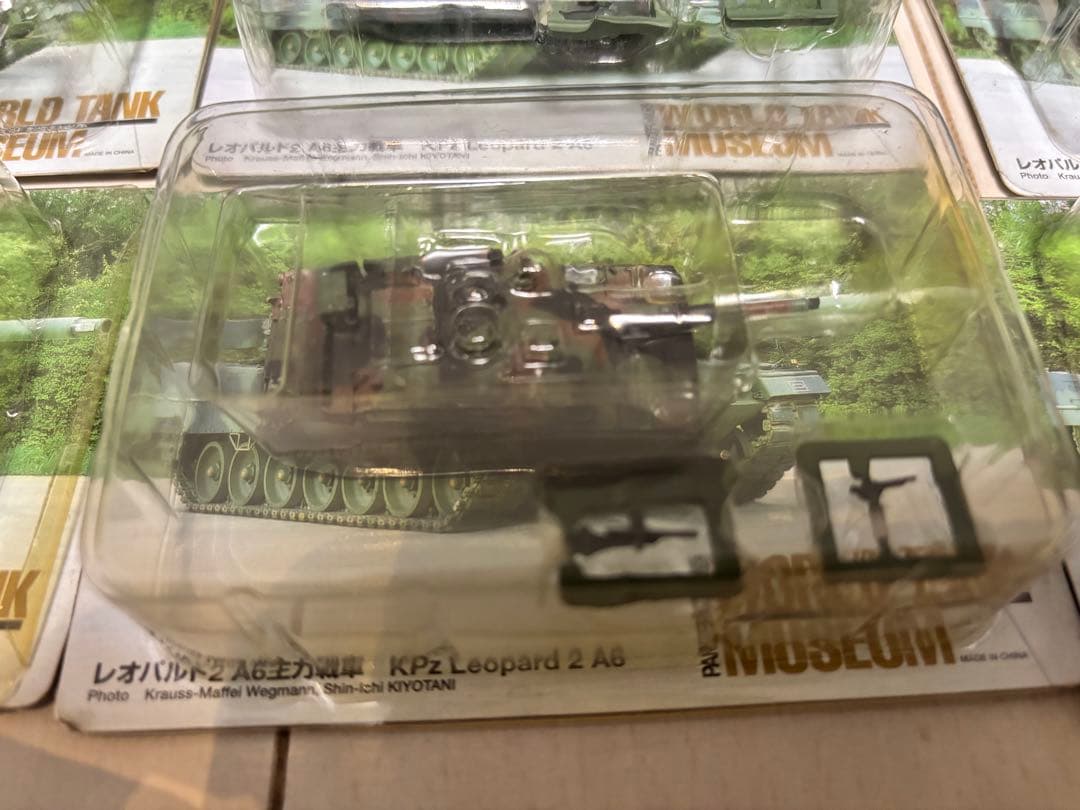 新品未使用　KPZ Leopard 2 A6 戦車　12体セット　ミリタリー