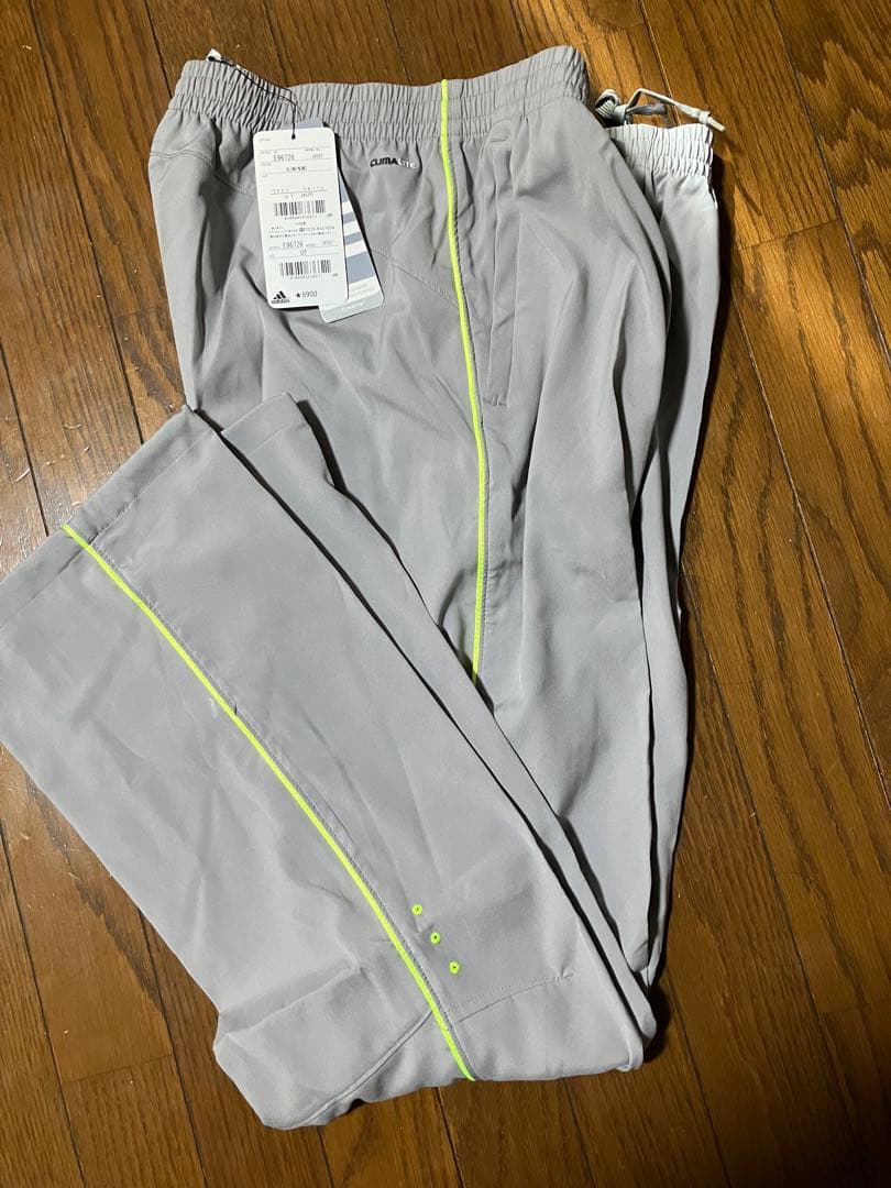 新品タグ付きadidas ジャージ　トレーニングウェア　上下 グレー OT