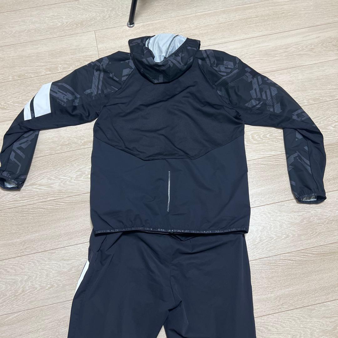 ASICS フード付きウィンドブレーカー上下セット