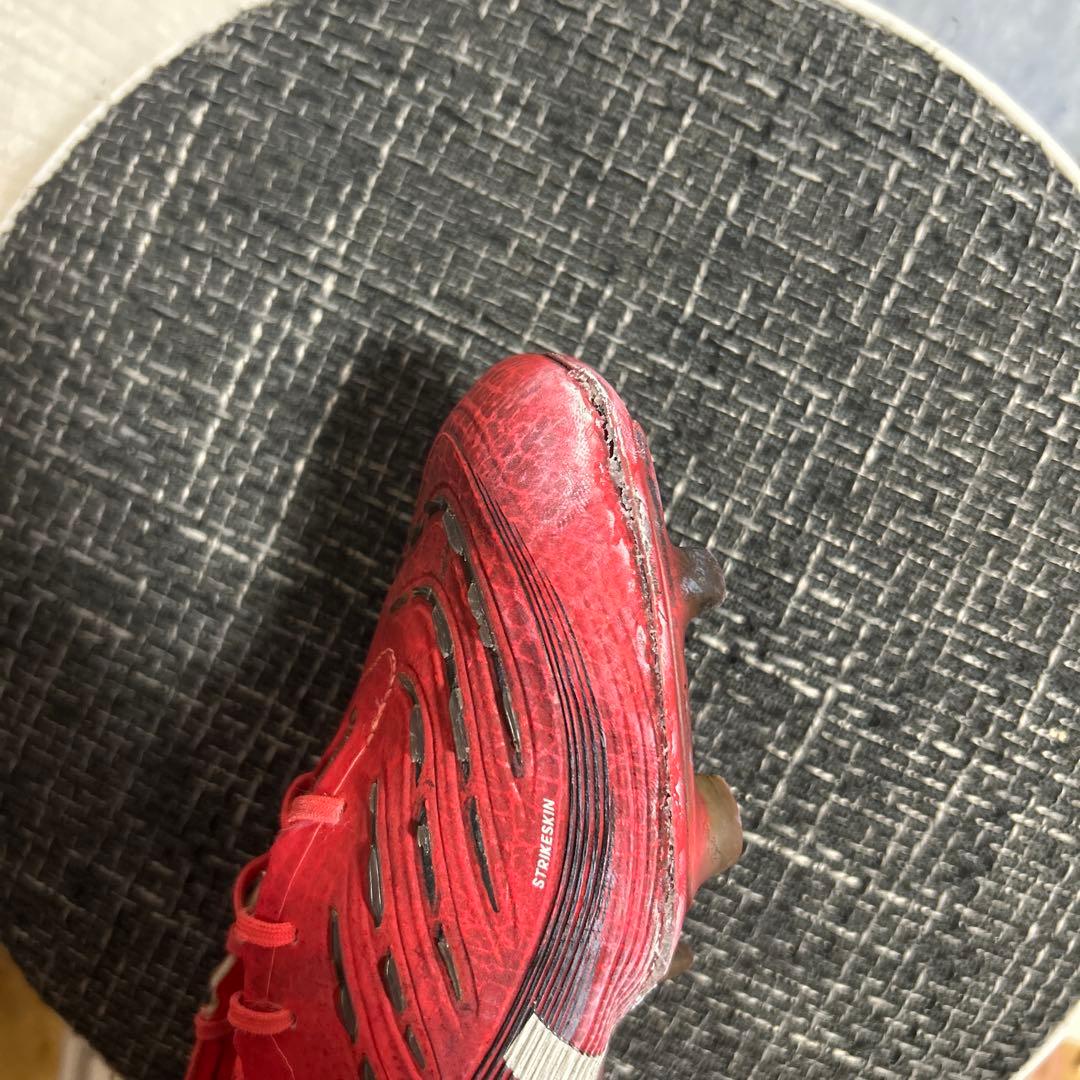 adidas プレデター （サッカースパイク）