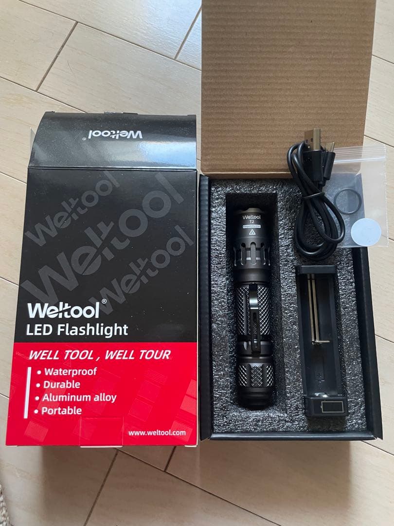 新品Weltool T2 LED Flashlite 3000mAhバッテリー付